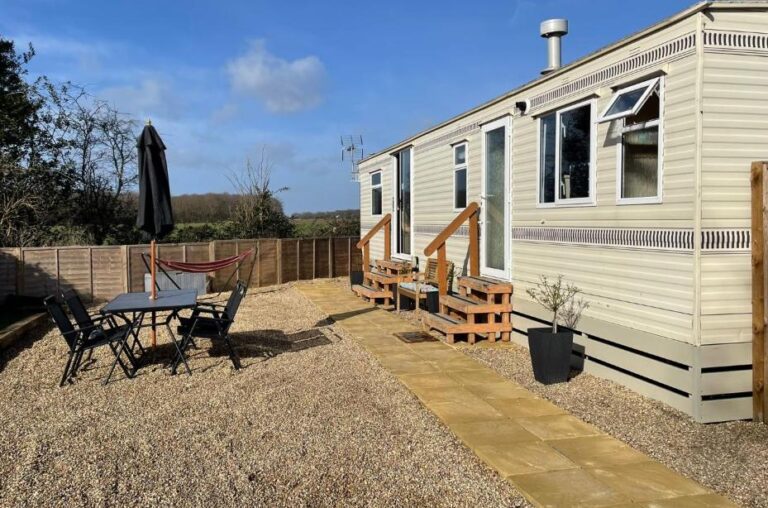 cozy lodges with private hot tub in Essex