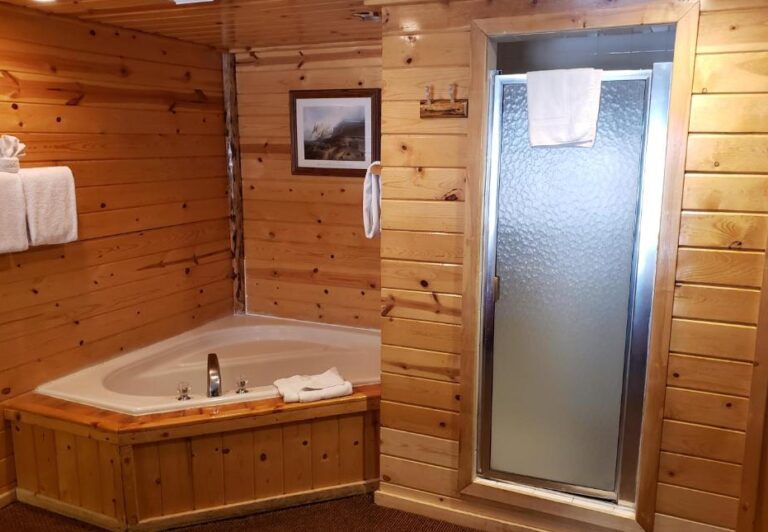 hotels with private hot tub in Big Bear 3