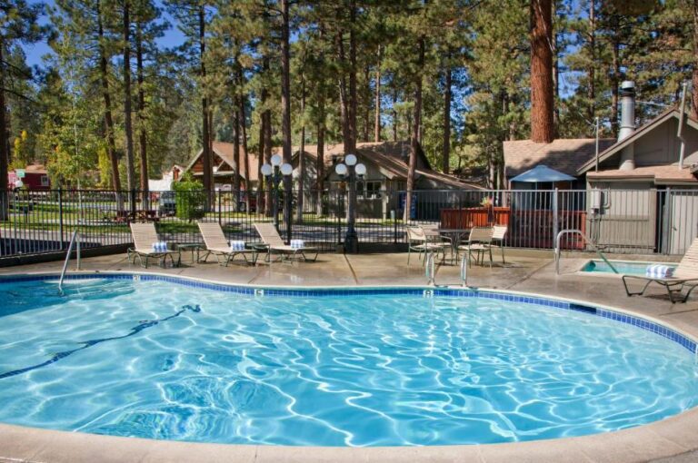 hotels with private hot tub in Big Bear