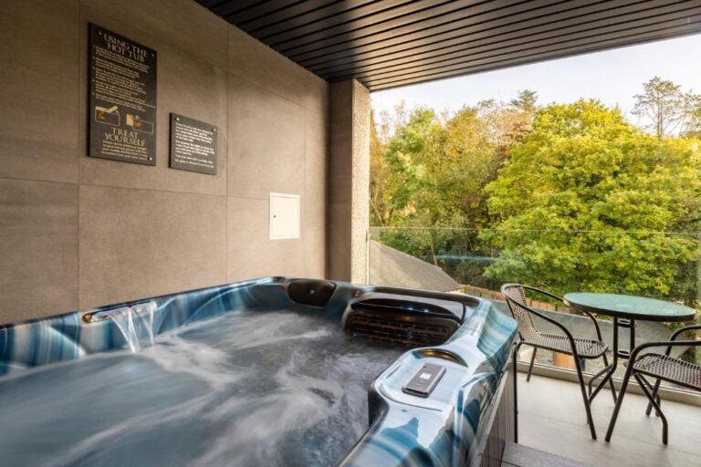 lakes hotel and spa hot tub suite