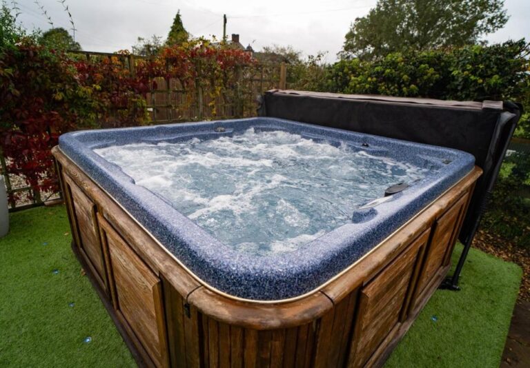 lodge in North of Wales with private hot tub 2