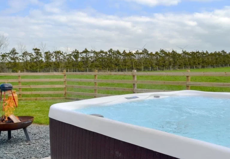 lodges and cabins in Cumbria with hot tub 2