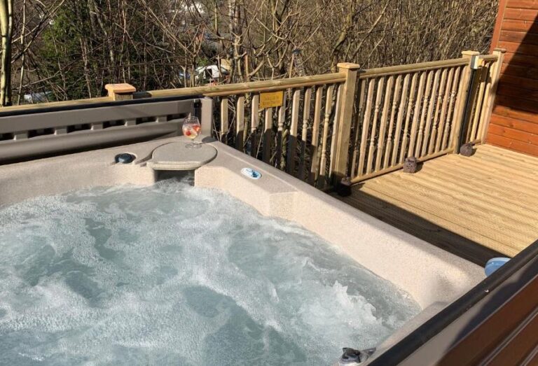 lodges and cabins in Lake District with hot tub 3