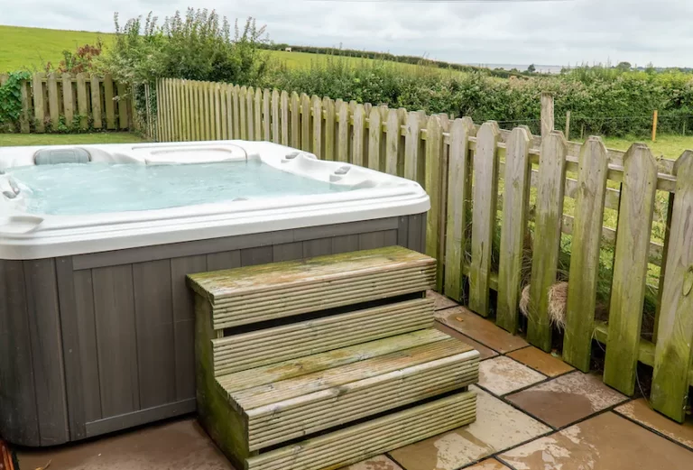 lodges in Cumbria with hot tub 4