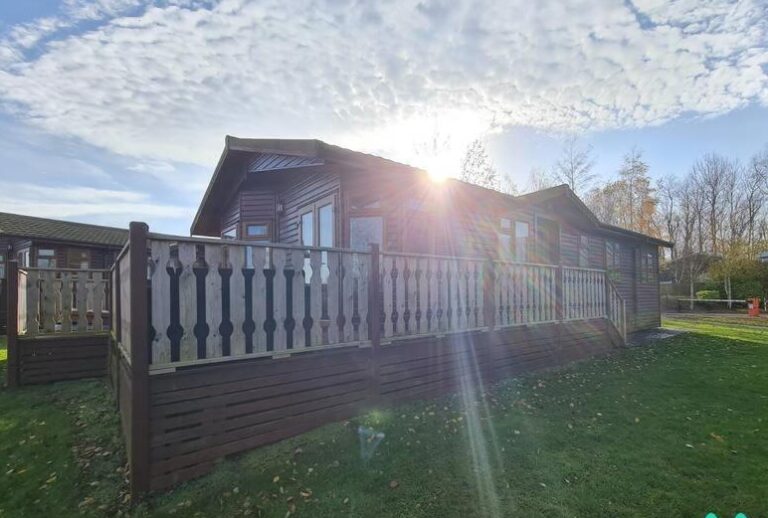 lodges in Lake District with hot tub in room 3
