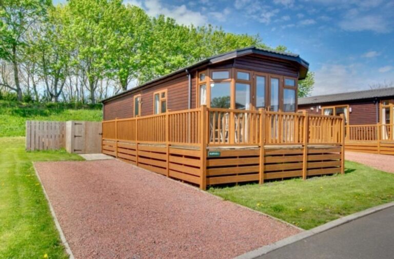 lodges with hot tub in Northumberland