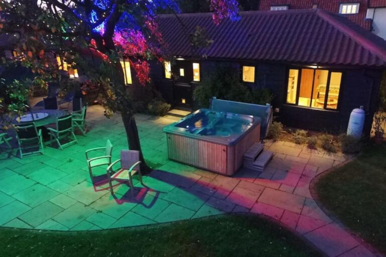 lodges with hot tub in Suffolk 2