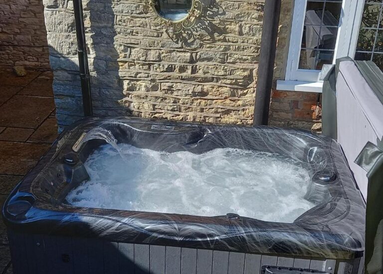 lodges with hot tub in east of England 4