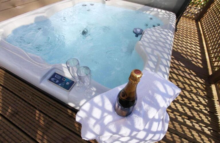 lodges with private hot tub Essex