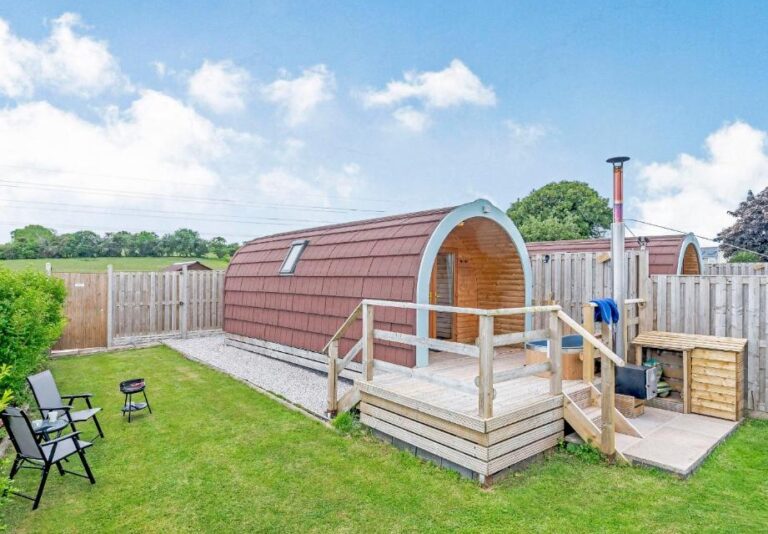 lodges with private hot tub in North of Wales