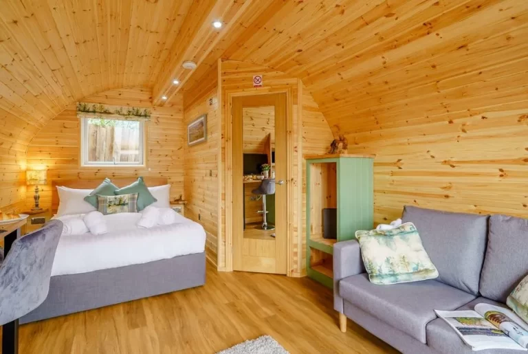 lovely lodges in Lake District with hot tub 4