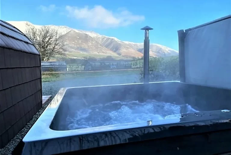 lovely lodges in Lake District with hot tub