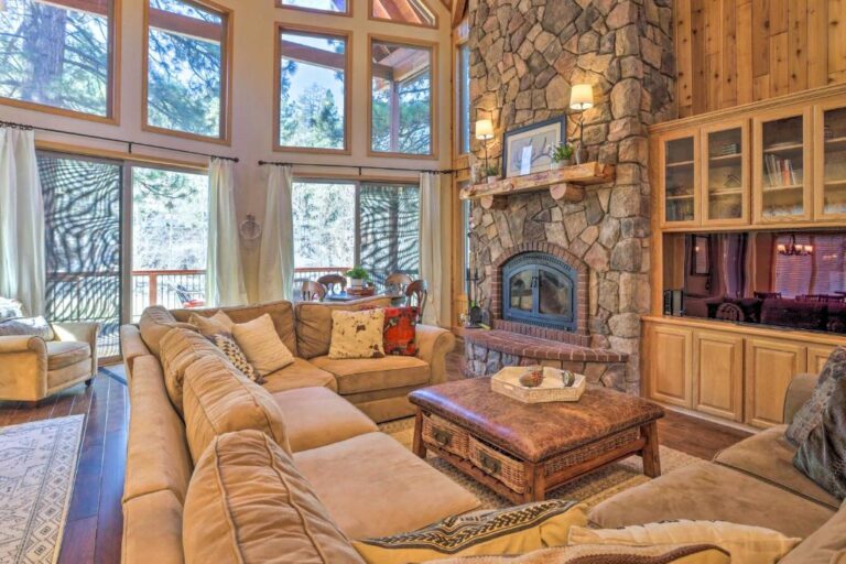 luxury cabin with private hot tub in Big Bear Lake 3
