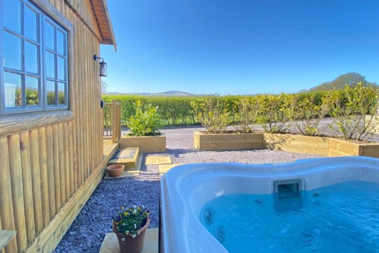 luxury cabins with hot tub in Wales
