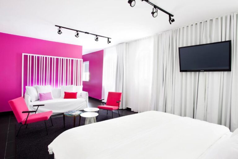 romantic adult-only hotel in Miami Beach