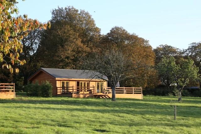 romantic cabins and lodges with hot tub in Suffolk