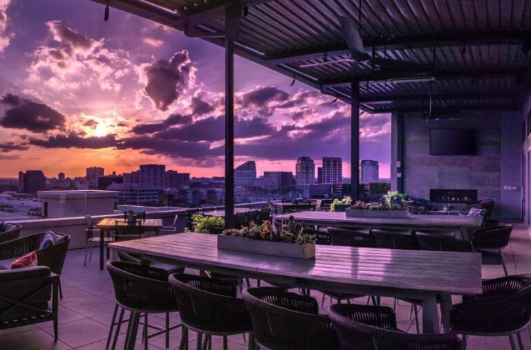 romantic hotels with fancy restaurants in Dallas 2