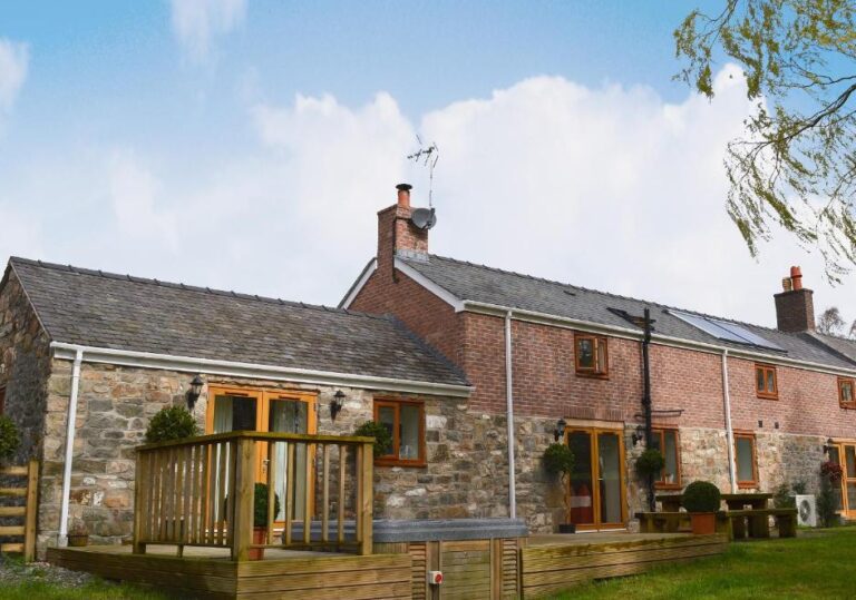 romantic lodge for couples in North of Wales 5