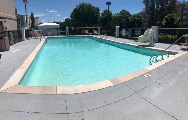 Best Western Suites near Opryland pool