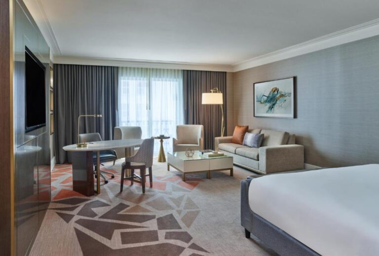 Cool Hotels in Dallas 5
