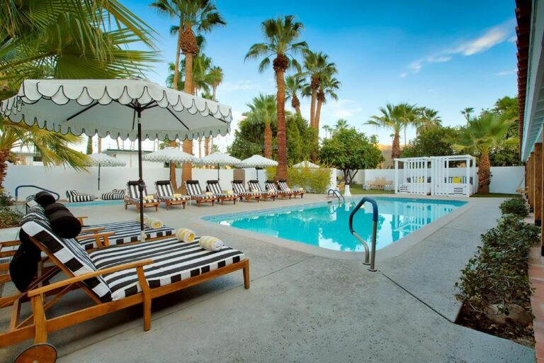 Cool Hotels in Palm Springs 2