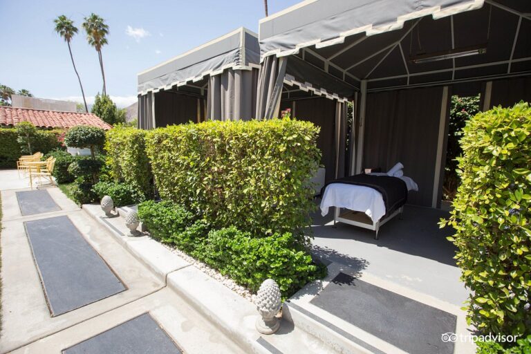 Cool Hotels in Palm Springs 5