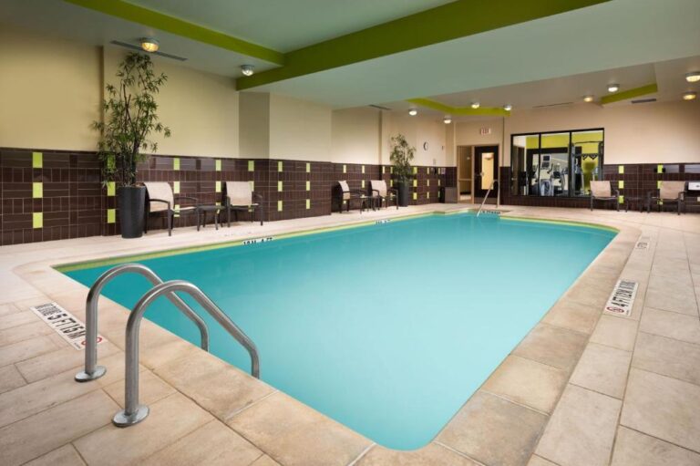 Hilton Garden Inn Nashville pool