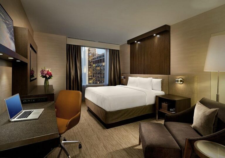 Luxury Hotels in Chicago 5