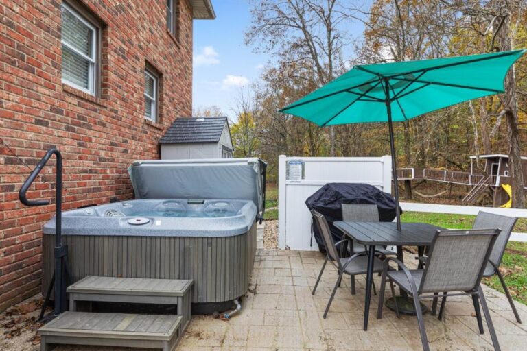 Nashville TN Vacation Rentals with hot tub