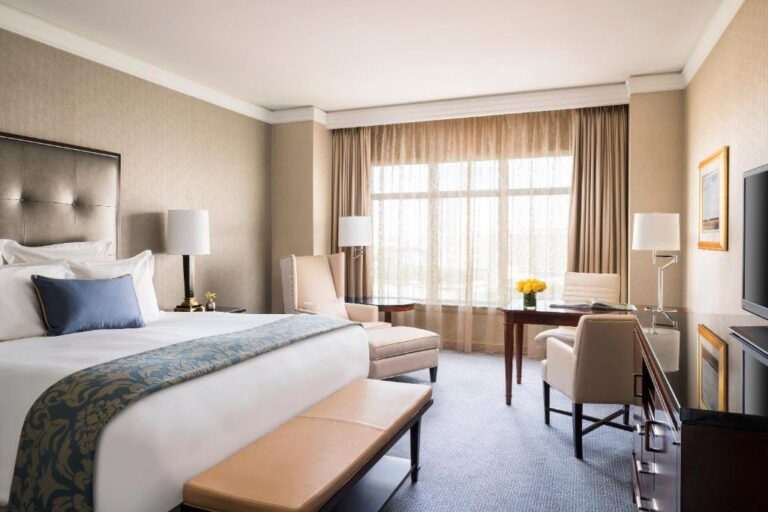 The Ritz-Carlton hotel room, Dallas