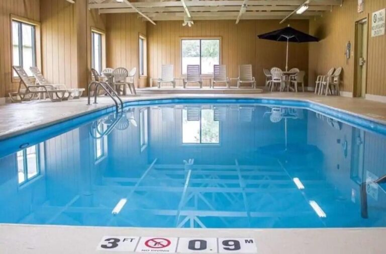 budget friendly hotels with hot tub in Columbus 2