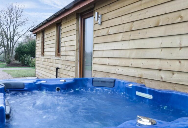 charming cabins with hot tub in Cheshire 2