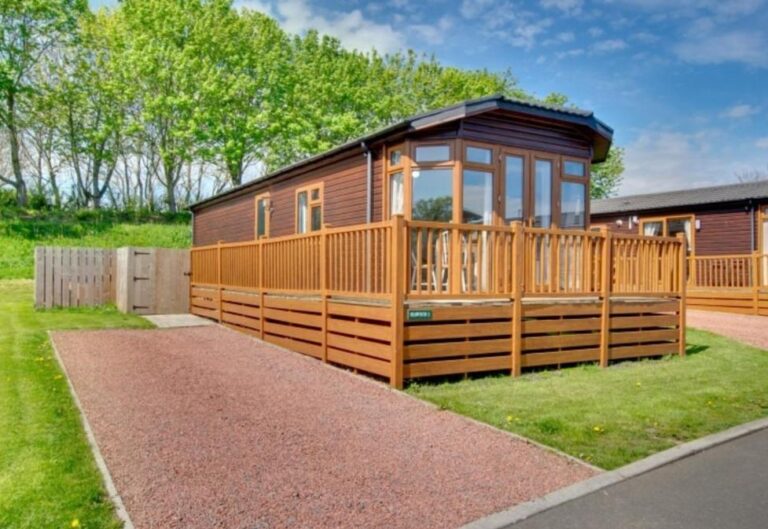 charming lodge with hot tub in North East UK 2