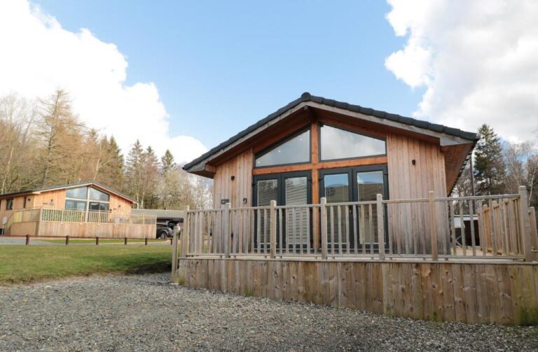 charming lodge with hot tub in North East of UK
