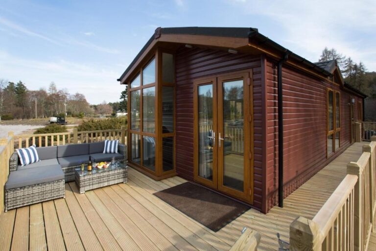 charning lodges and log cabins with hot tub in Highlands