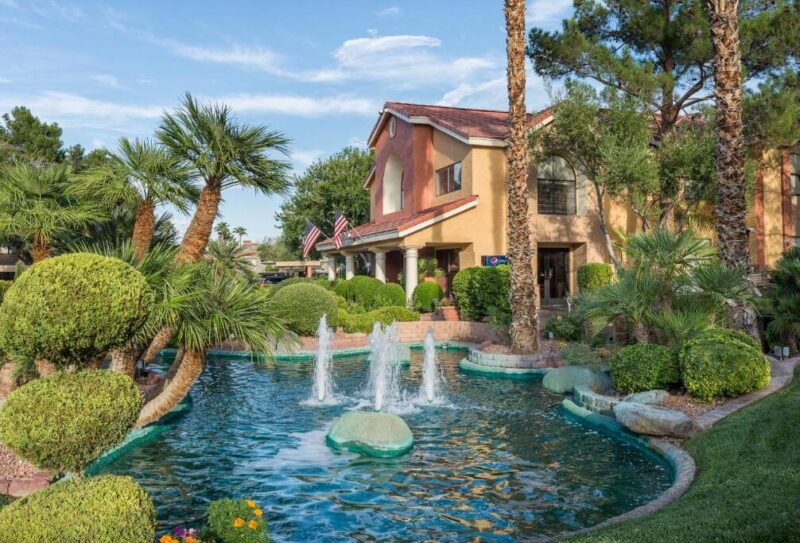 hot tub resort for couples in Las Vegas