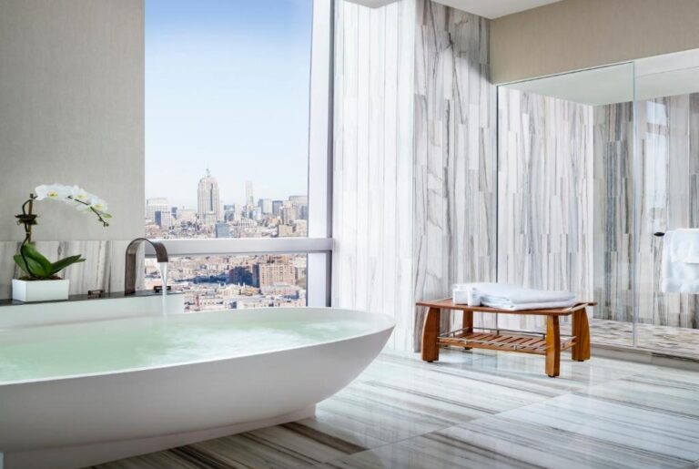 hotels with hot tub in the center of New York 3