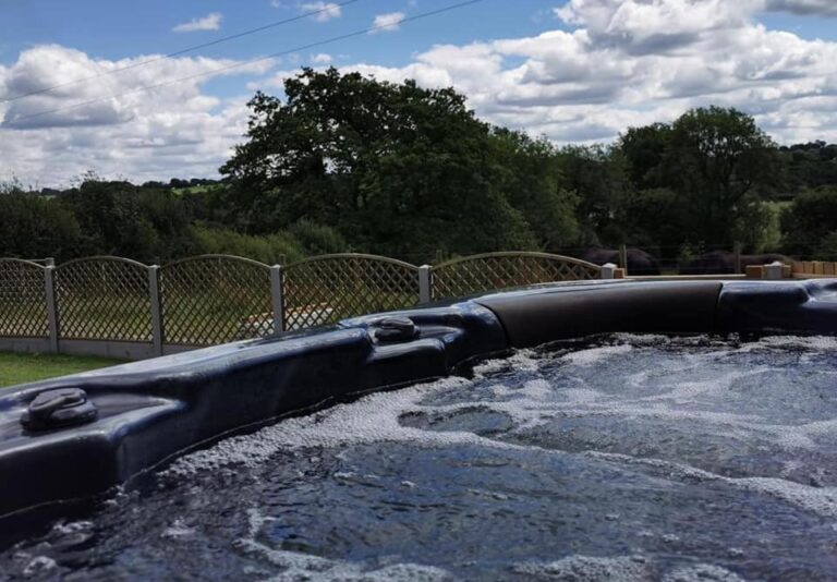 lodges for couples in Edinburgh with hot tub in Edinburgh