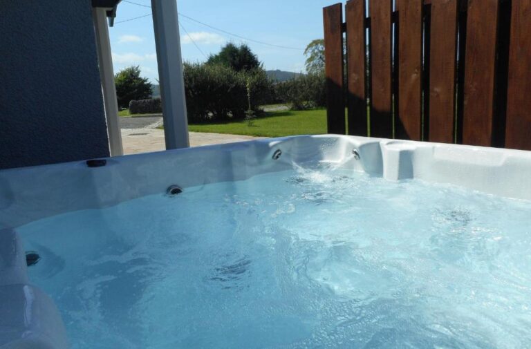 lodges in Perthshire with hot tub 2