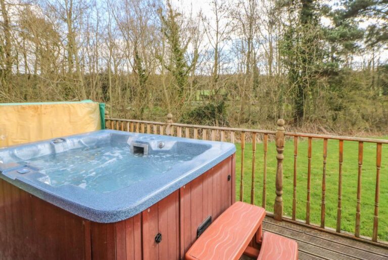 lodges with hot tub in North East of UK 2
