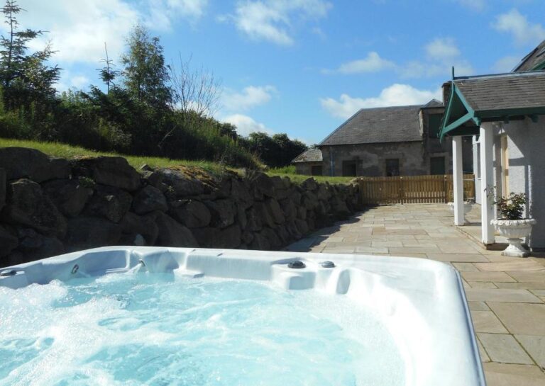 lodges with hot tub in Perthshire 5
