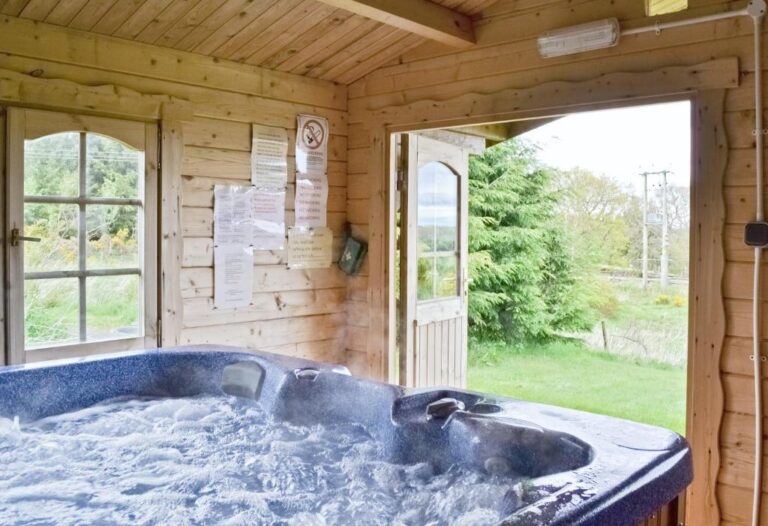 log cabin in Perthshire with hot tub 4