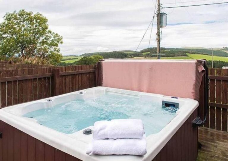 lovely lodges with hot tub in Perthshire 2