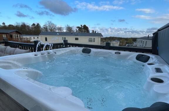 luxury hot tub lodge in North East UK