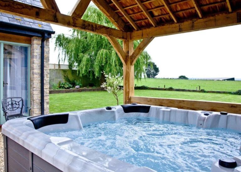 luxury lodge in Dorset with private hot tub