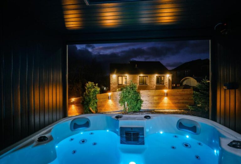 luxury lodge in Windermere with hot tub