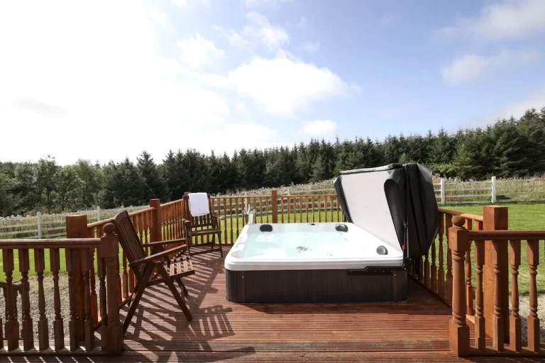 luxury lodges in Edinburgh with hot tub 2