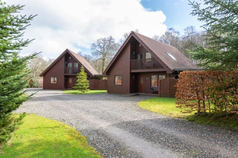 luxury lodges with hot tub in Perthshire
