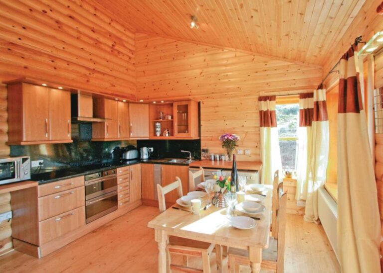 luxury log cabins with hot tub in Perthshire 3