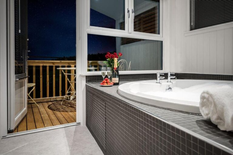 romantic lodges in Perthshire with hot tub 4